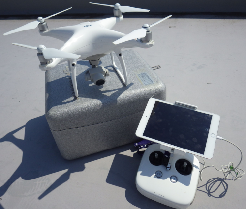 カメラ付きドローン